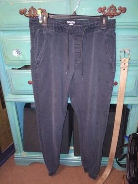 Denizen from Levi's Men's Charcoal Drawstring Joggers